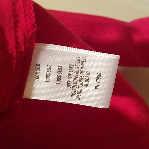 Casual Corner petite red silk blouse - Picture 6 of 6